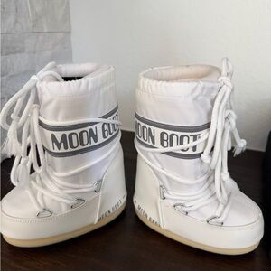 Moon Boot Kids White Boots